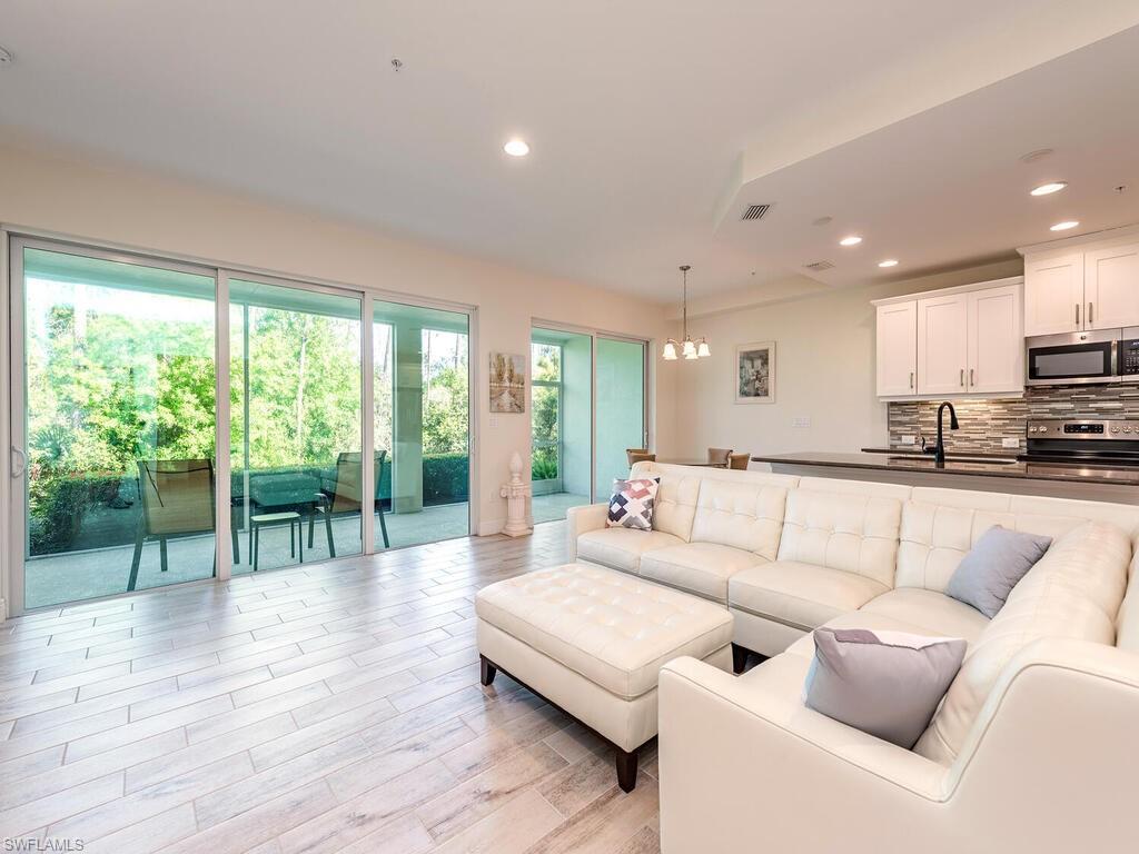 6981 Avalon CIR 1203