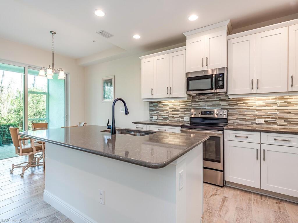 6981 Avalon CIR 1203