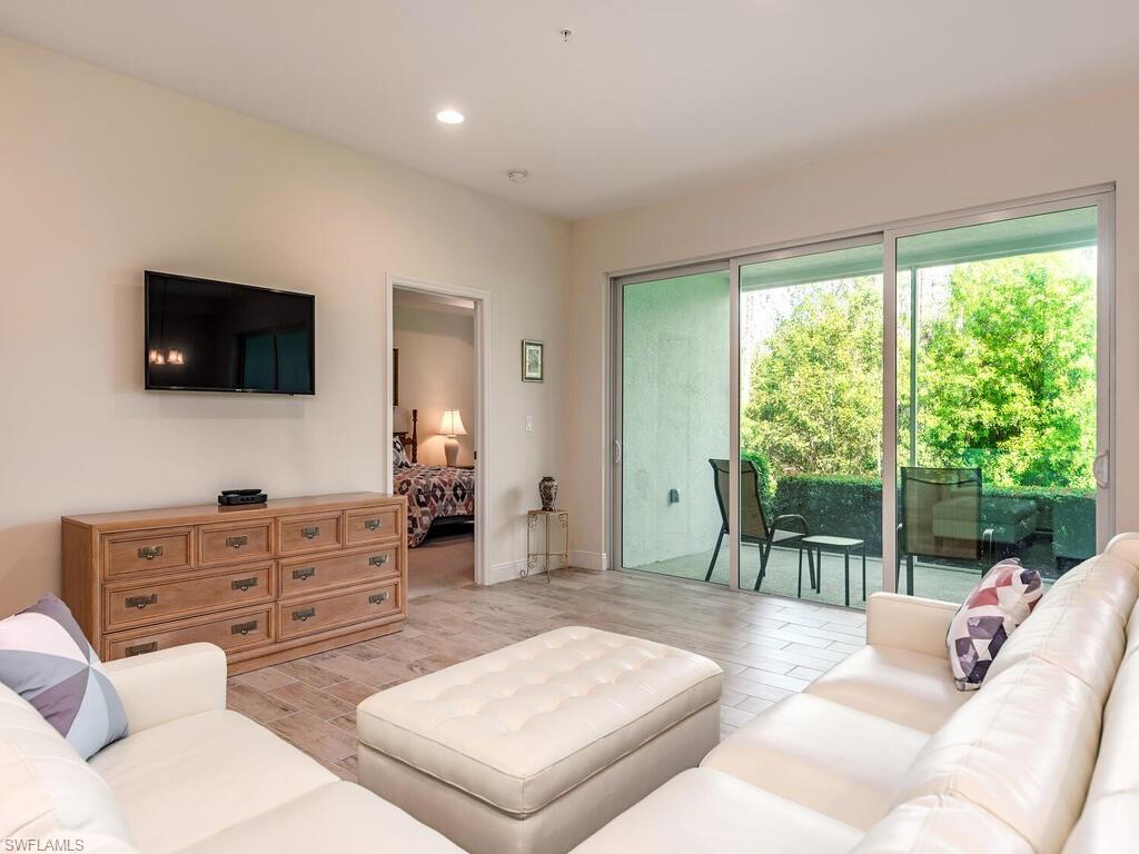 6981 Avalon CIR 1203