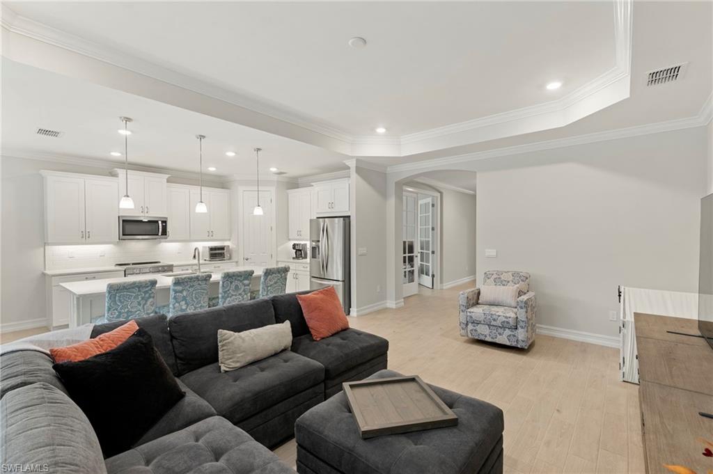 387 Grace Bay LN