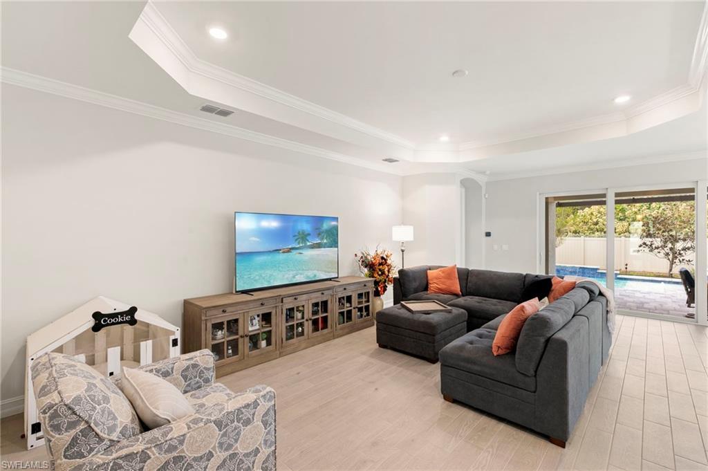 387 Grace Bay LN