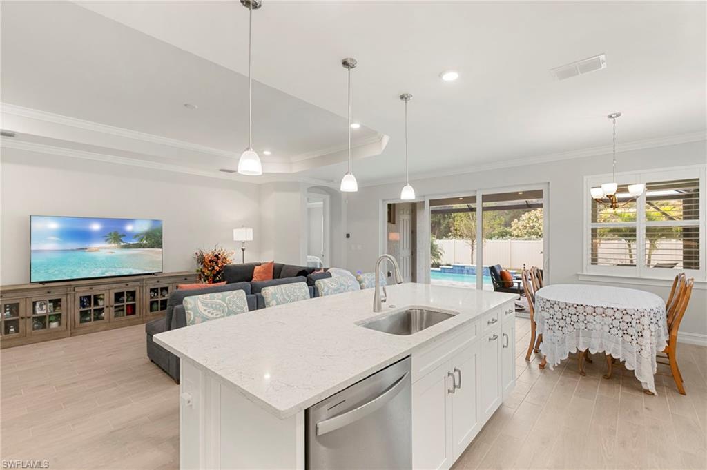 387 Grace Bay LN