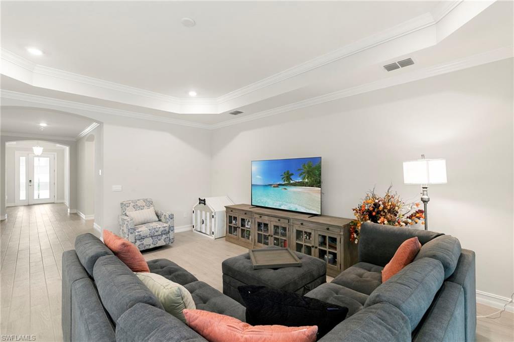 387 Grace Bay LN