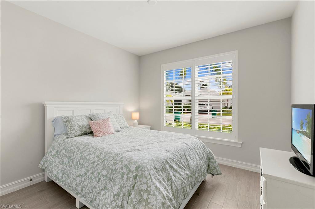 387 Grace Bay LN