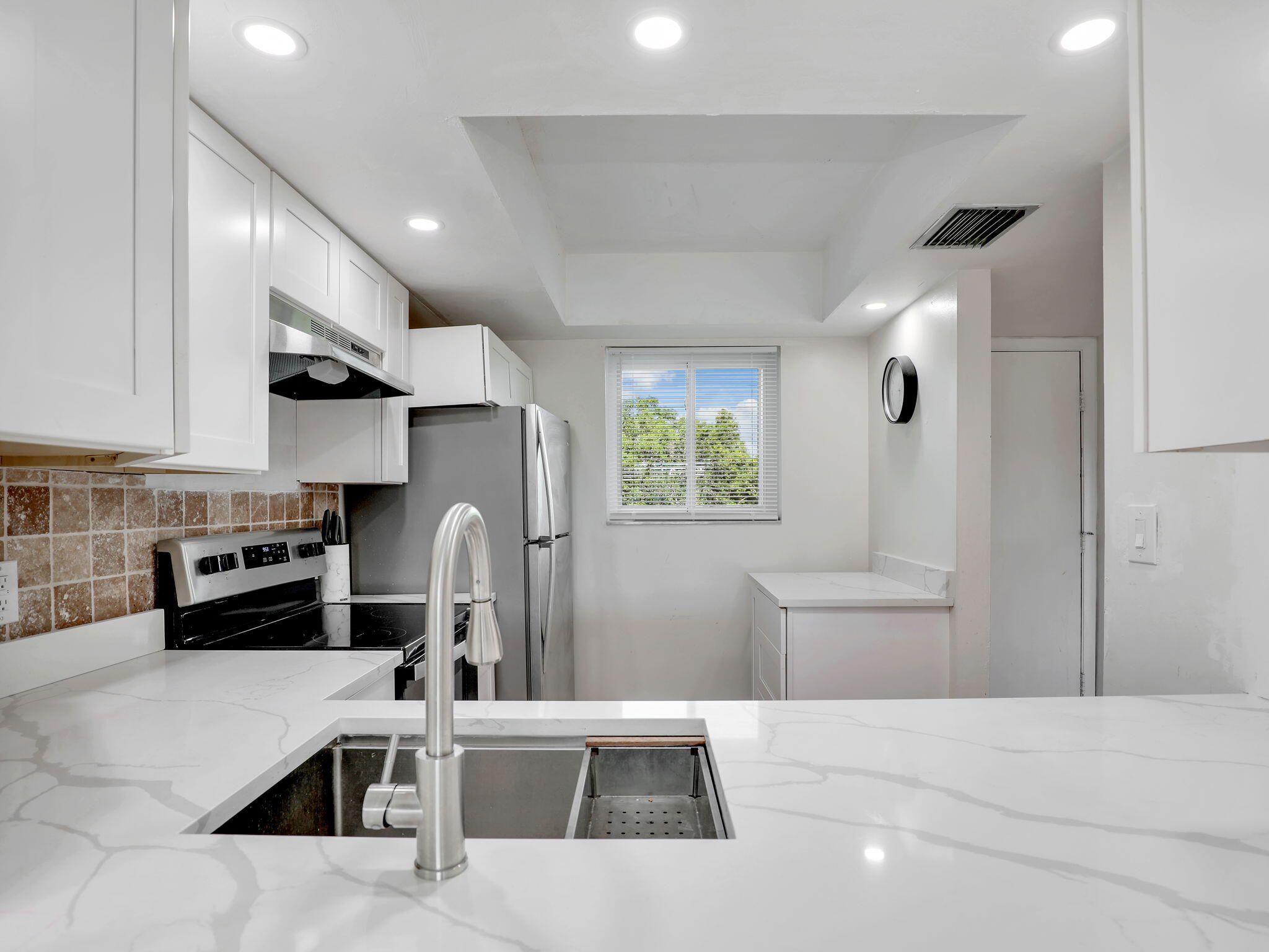 1004 MANATEE ROAD, H202