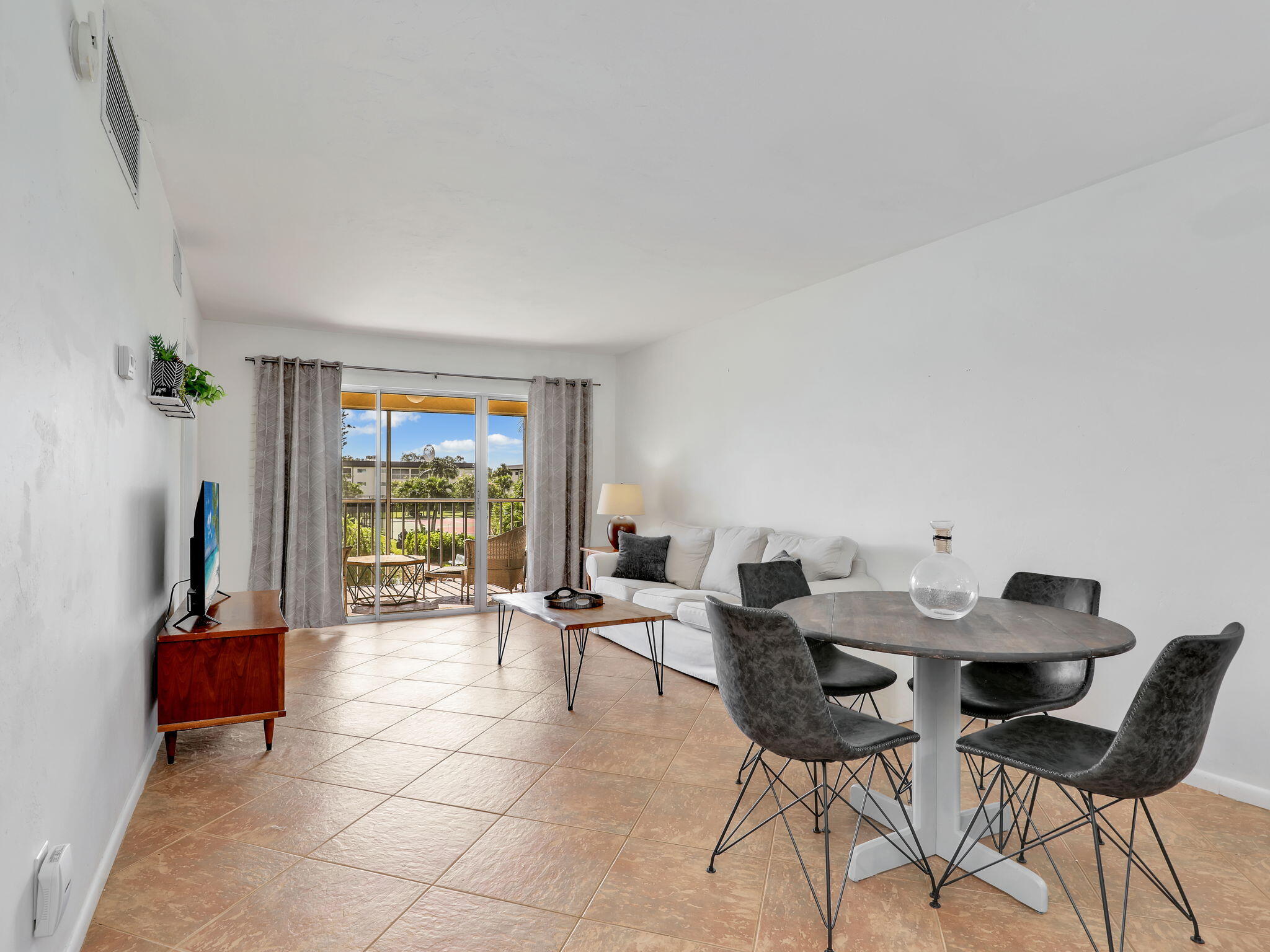 1004 MANATEE ROAD, H202