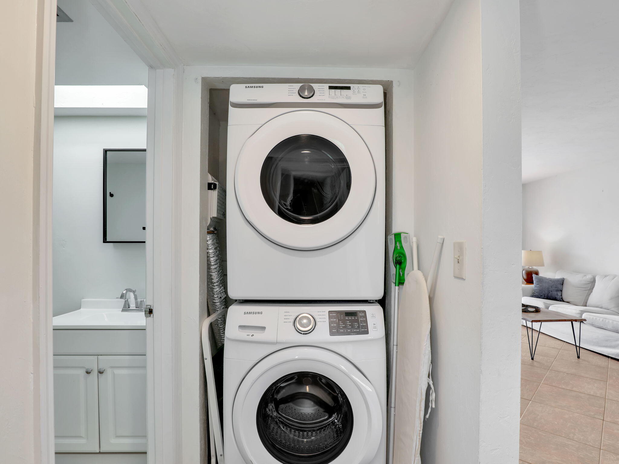 1004 MANATEE ROAD, H202