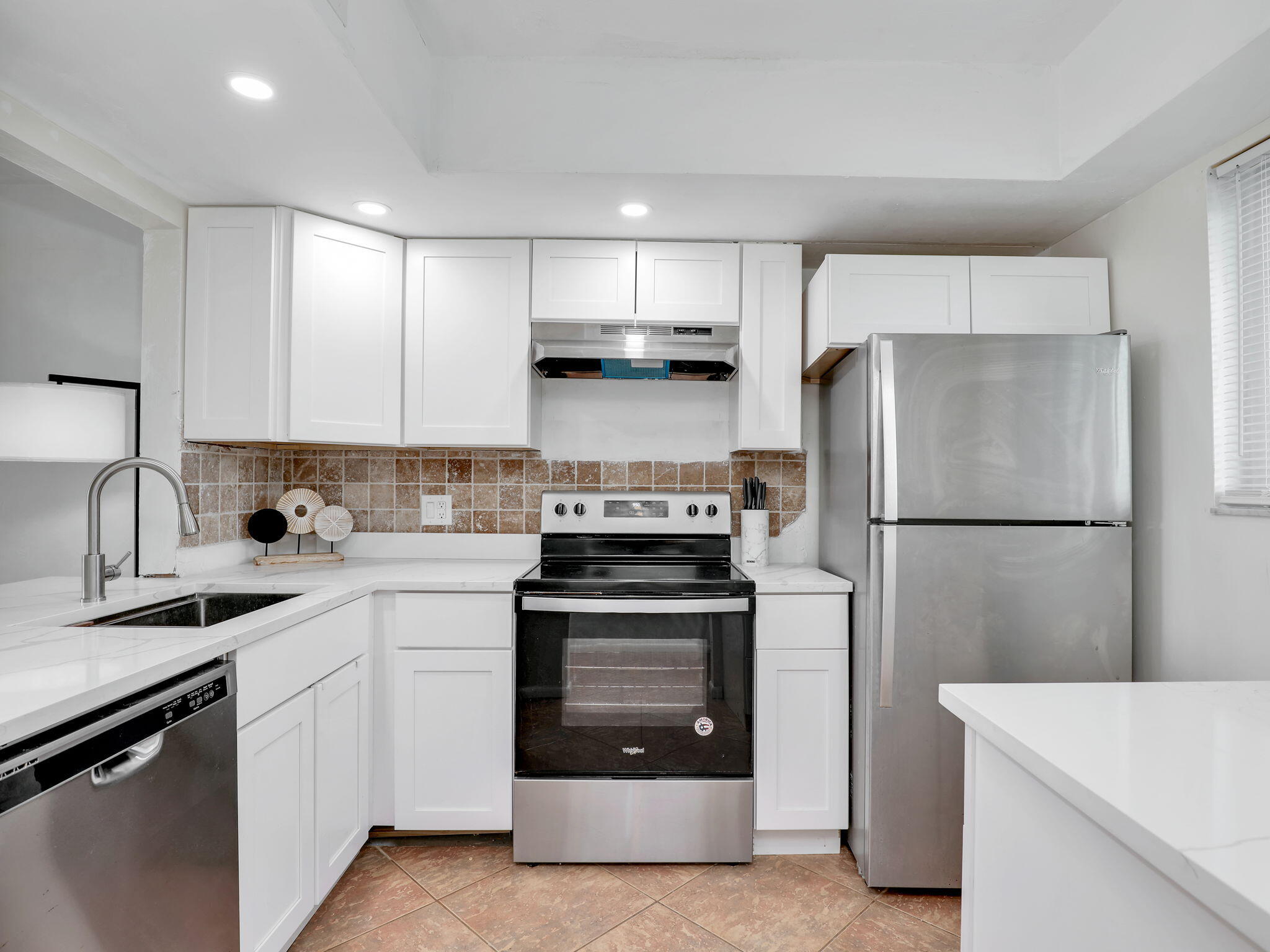 1004 MANATEE ROAD, H202