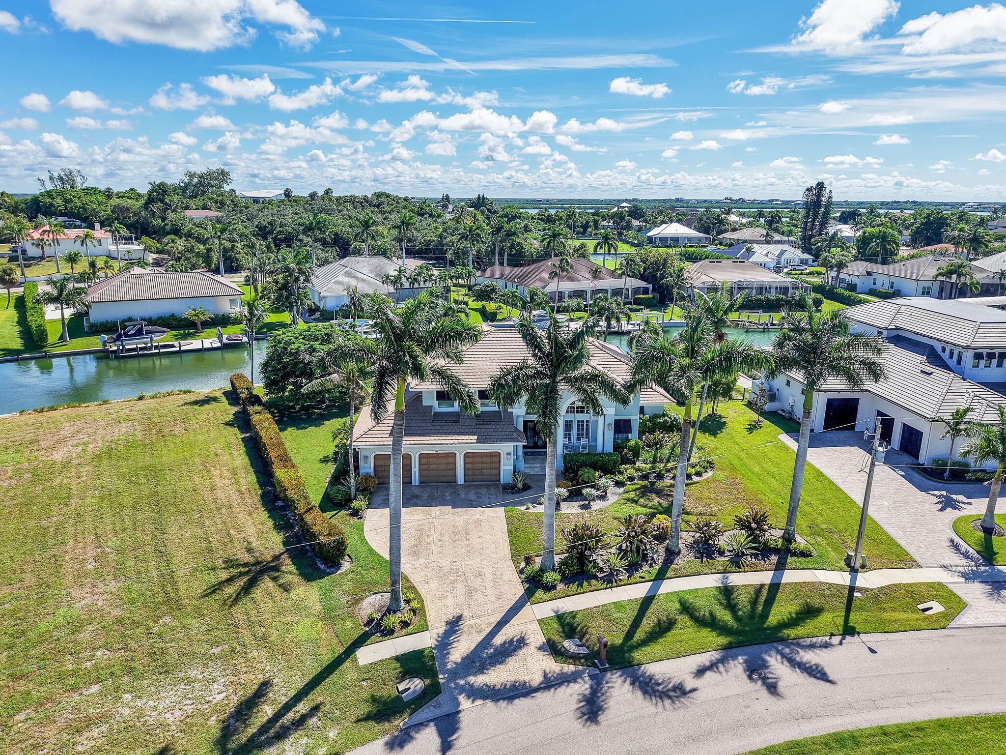 981 E INLET DRIVE