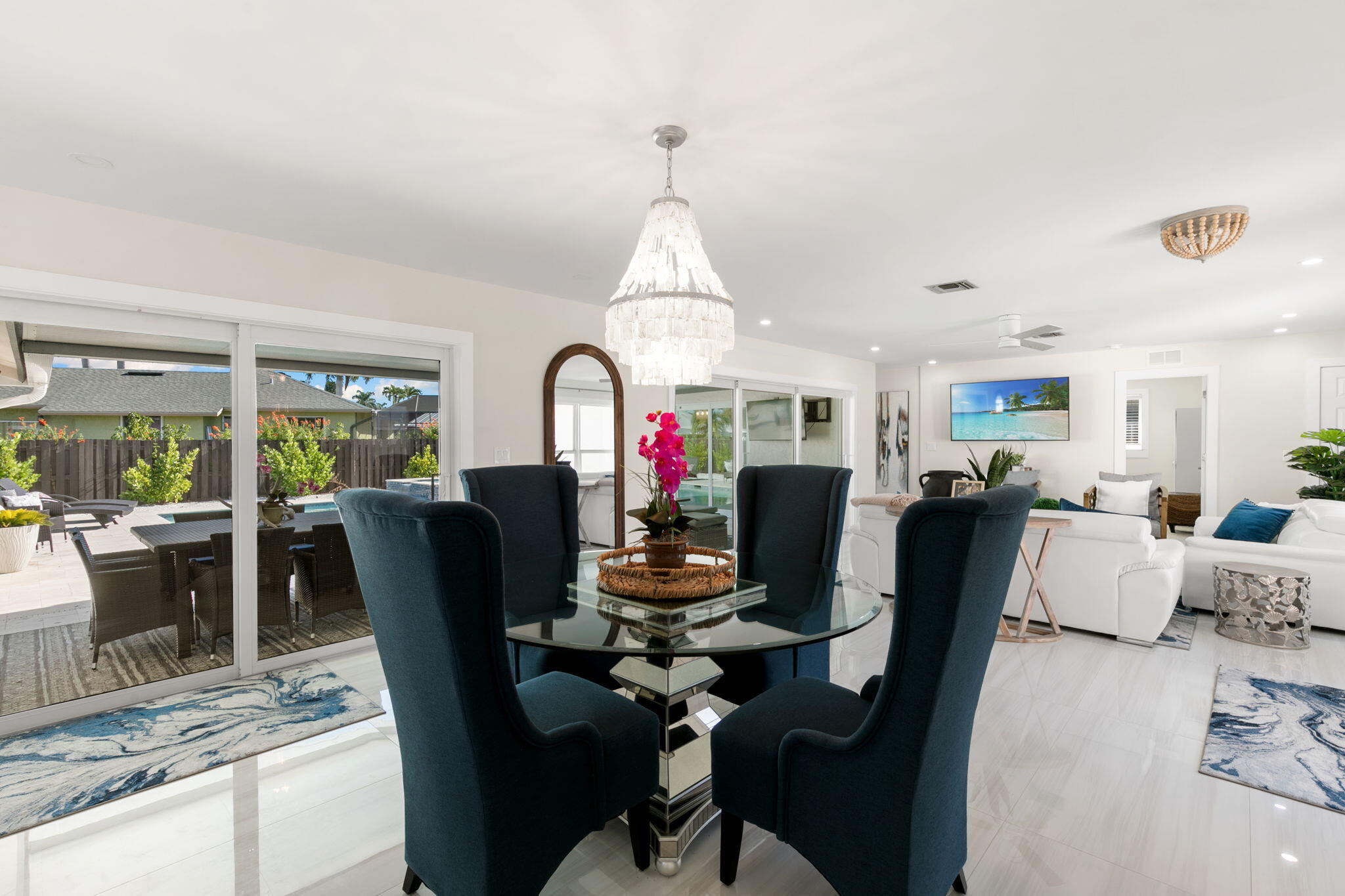 321 COLUMBUS WAY