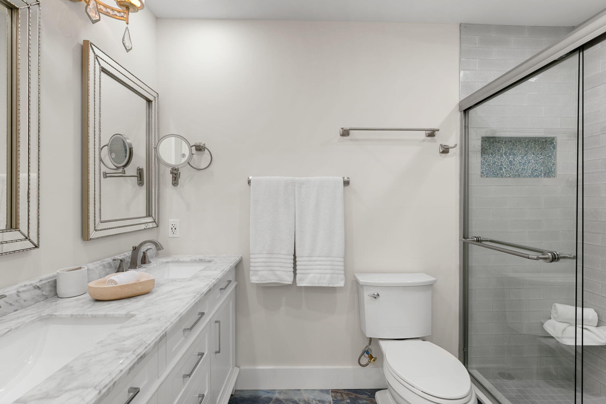 321 COLUMBUS WAY