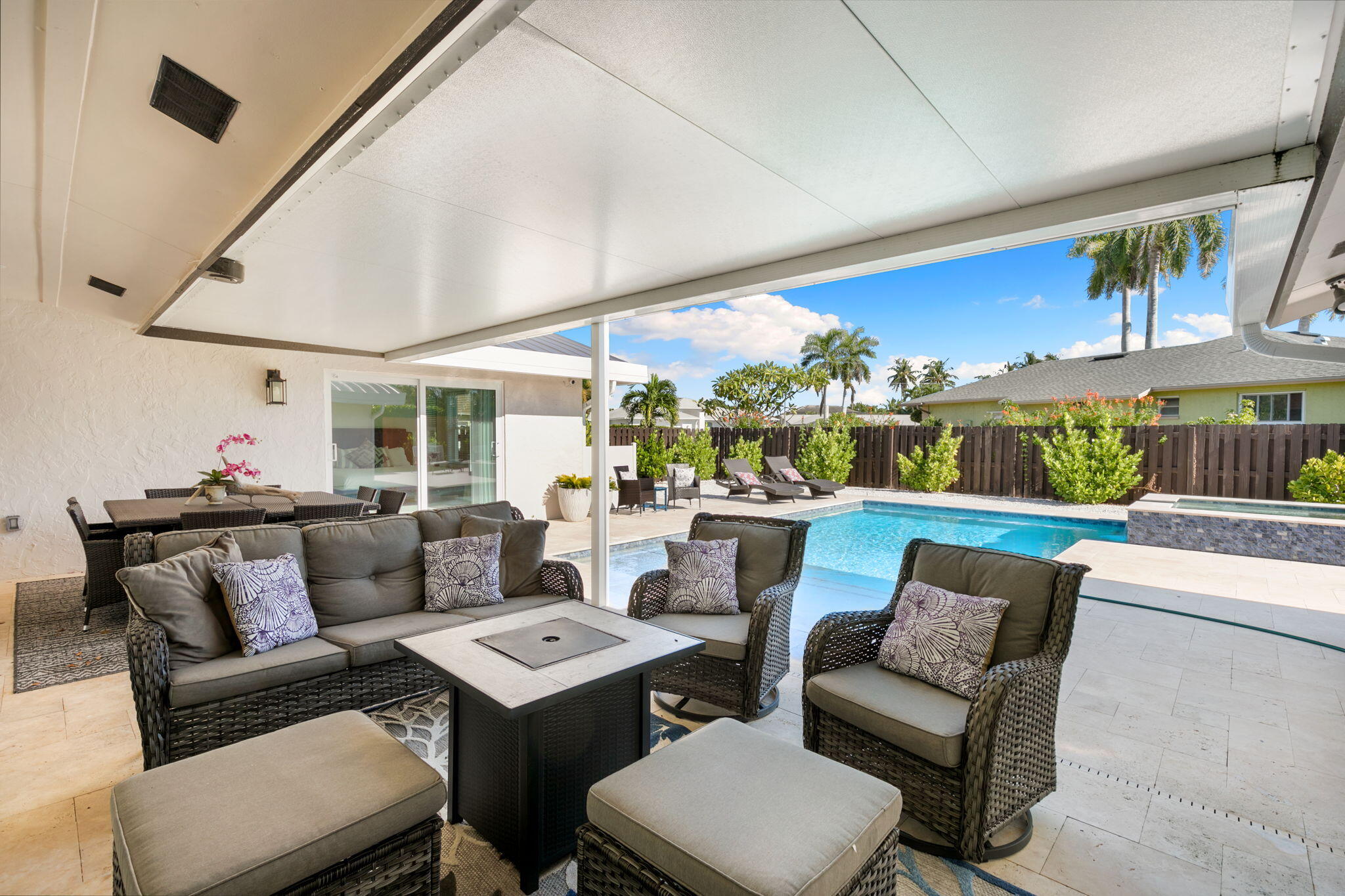 321 COLUMBUS WAY