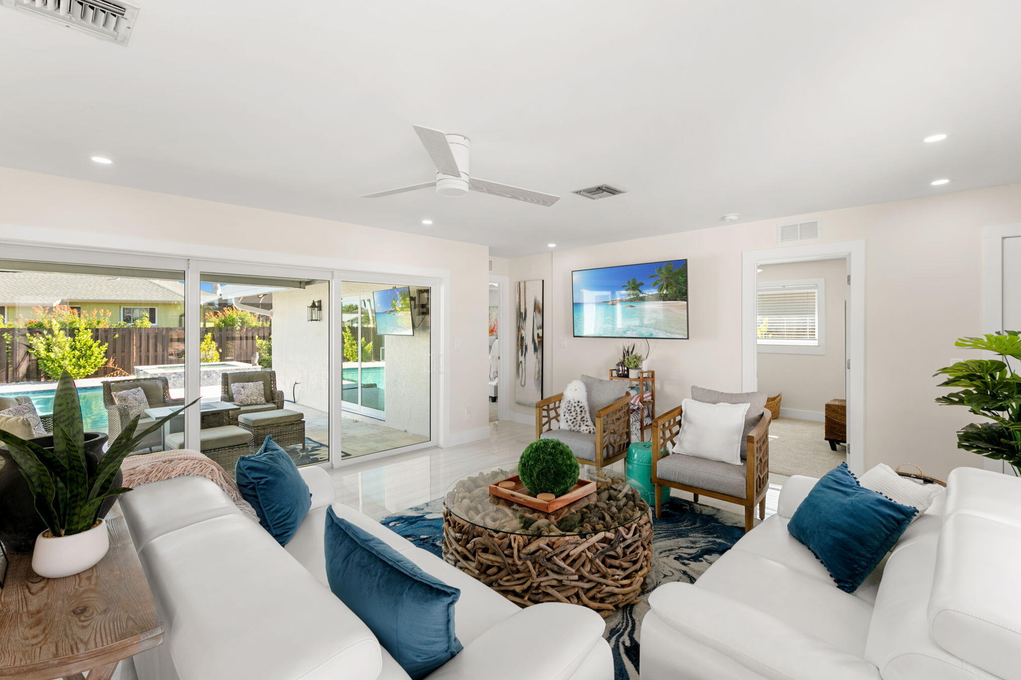 321 COLUMBUS WAY