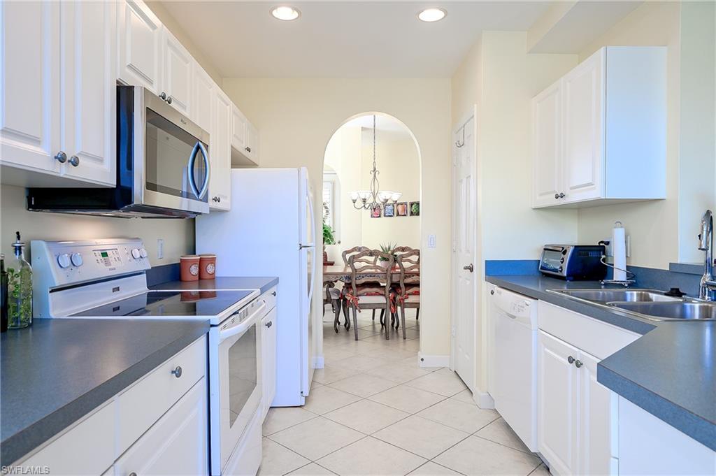 3052 Horizon LN 1207