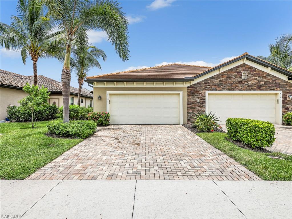 9157 Glenforest DR