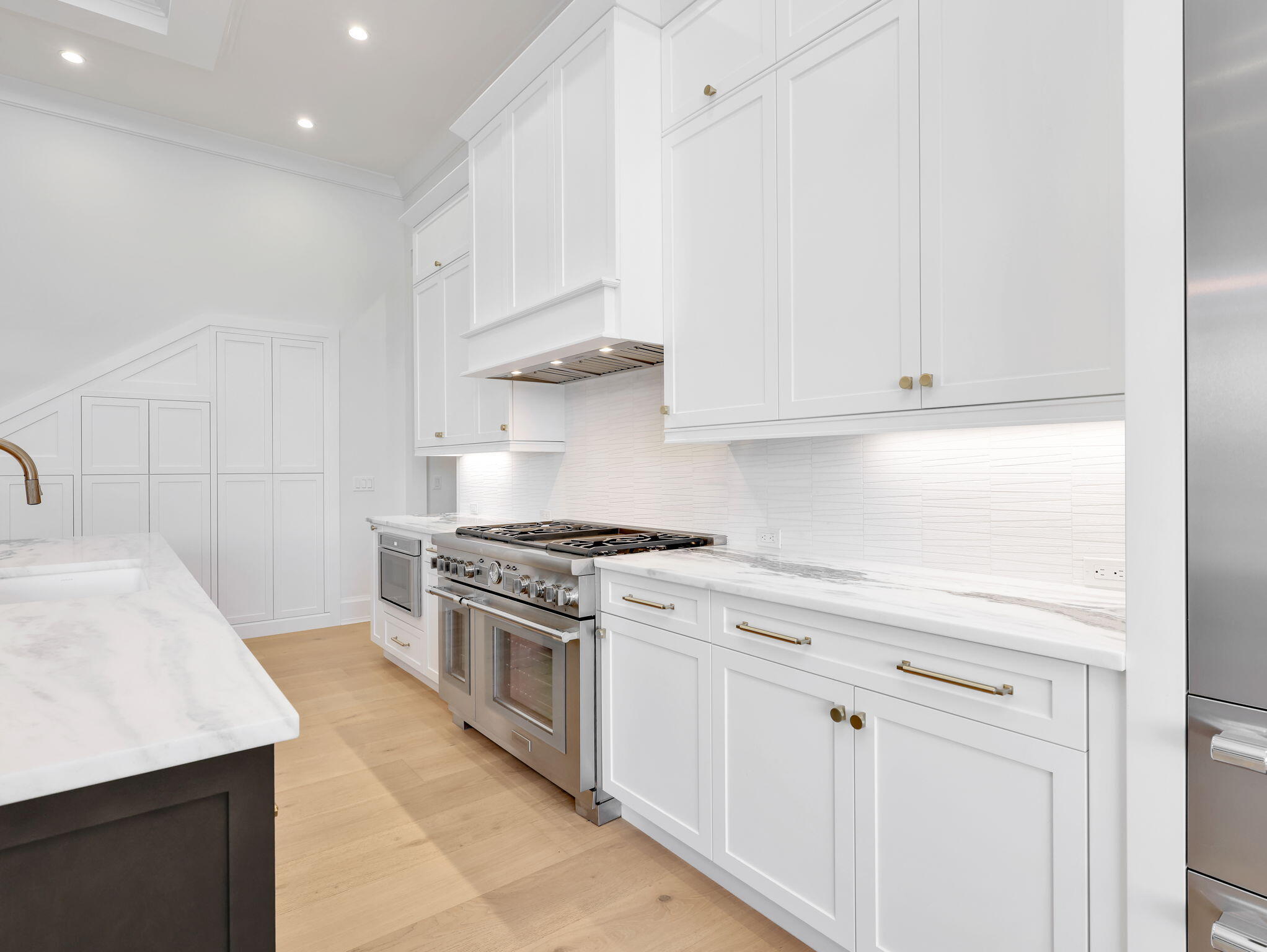 1749 WAVECREST COURT