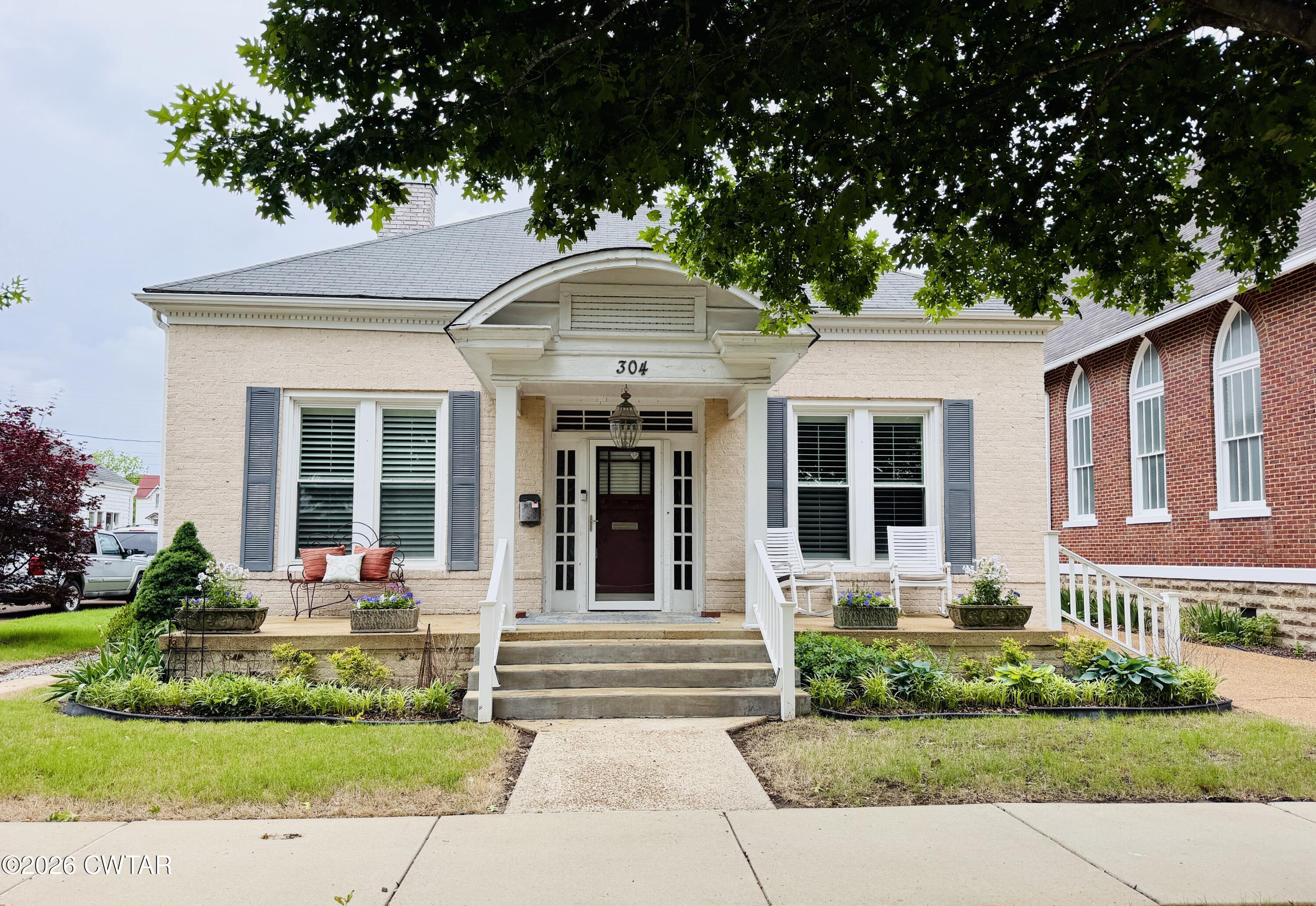 304 S College Street