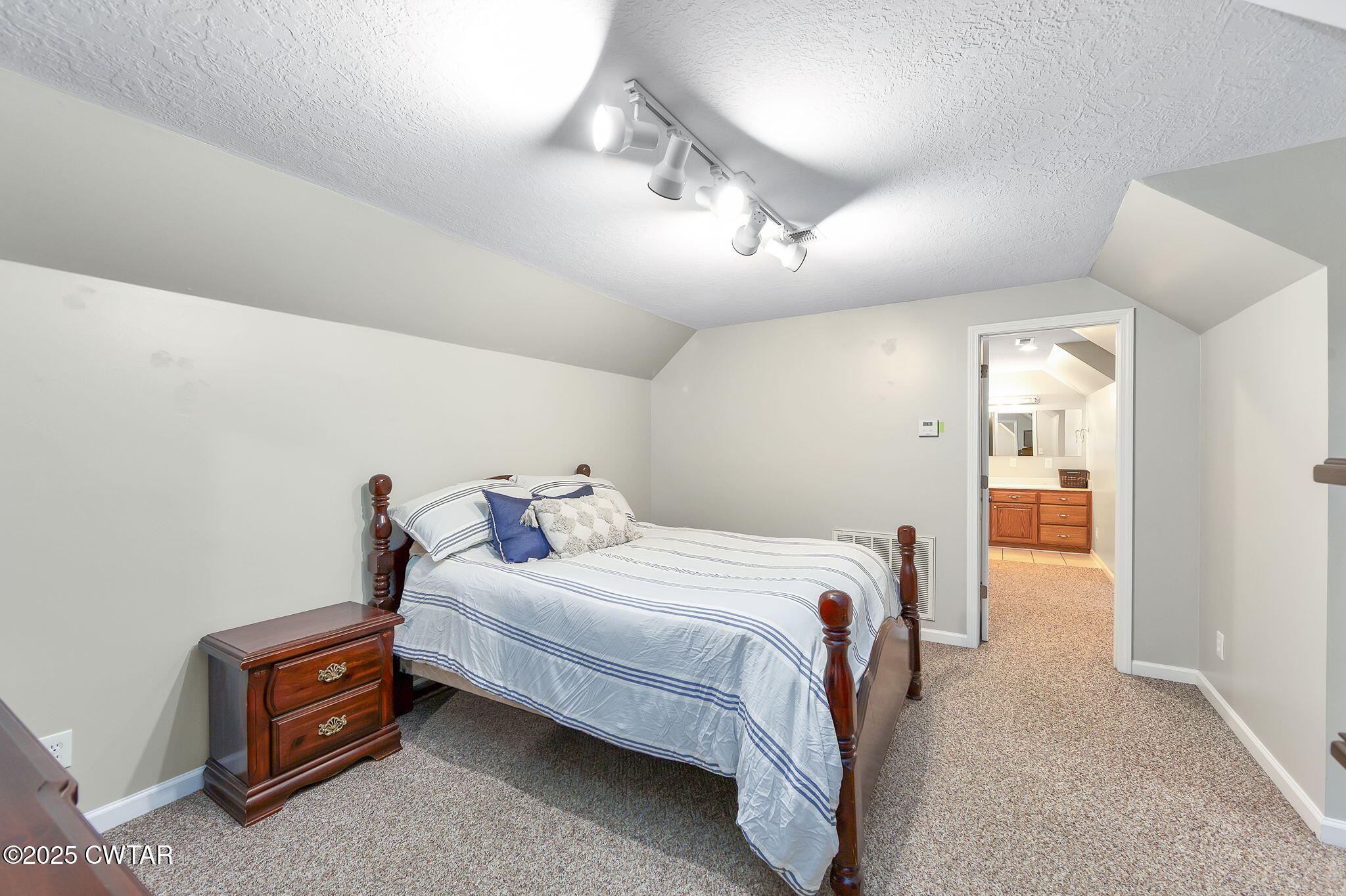 25 Stovall Cove