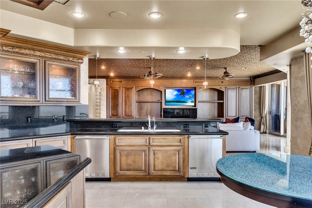 9103 Alta Drive 1502