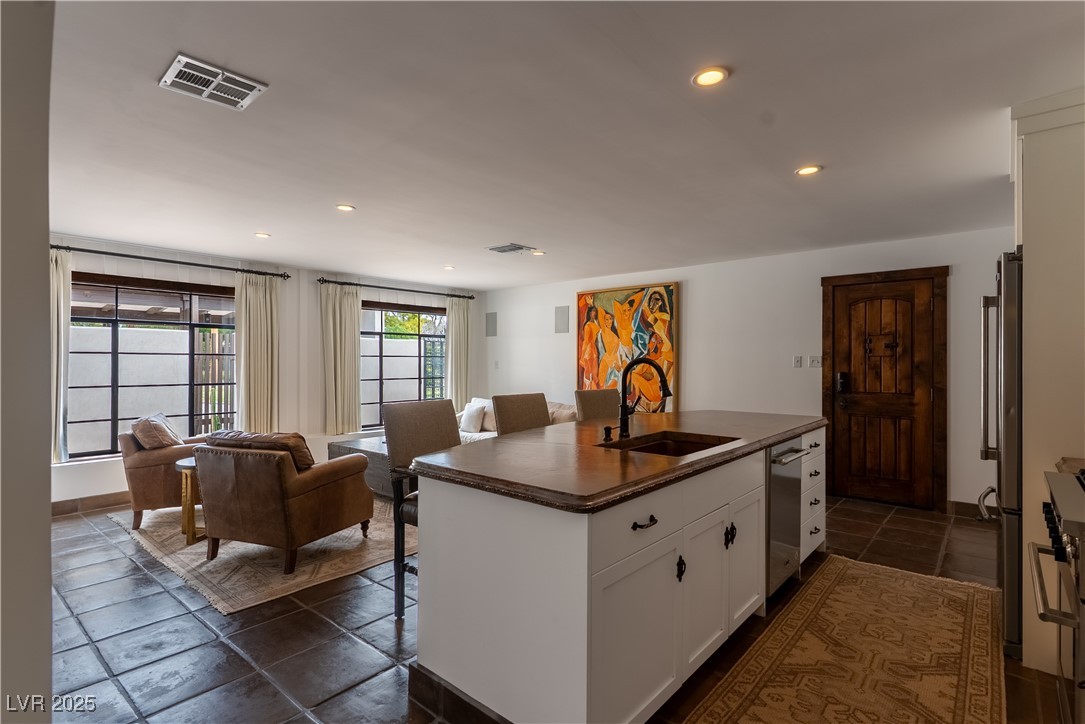 1450 Rancho Circle