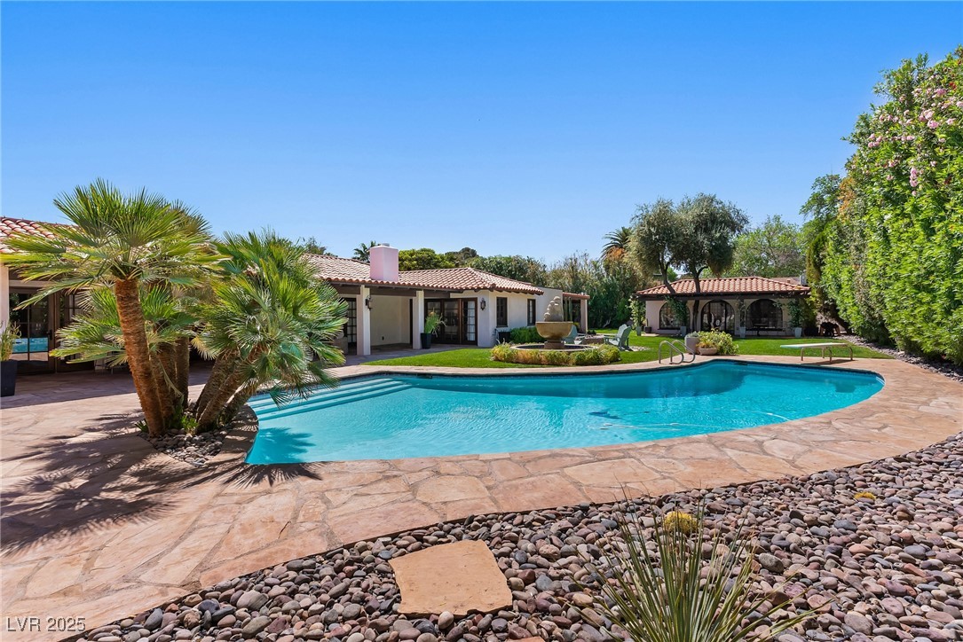 1450 Rancho Circle