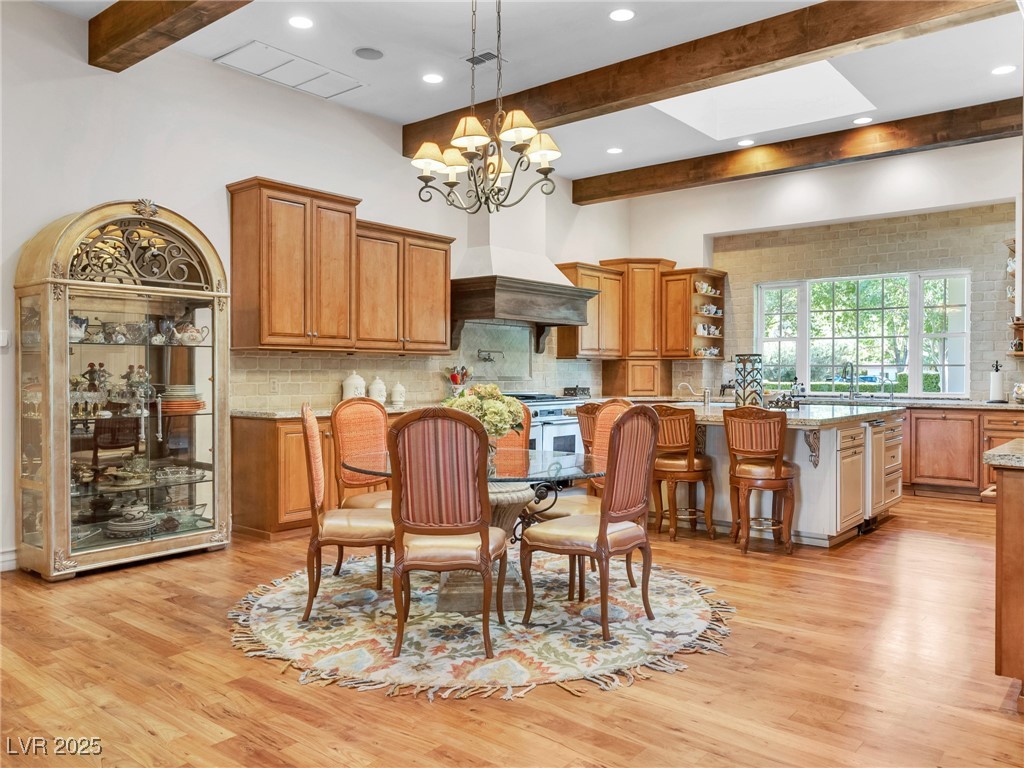 330 Rancho Circle