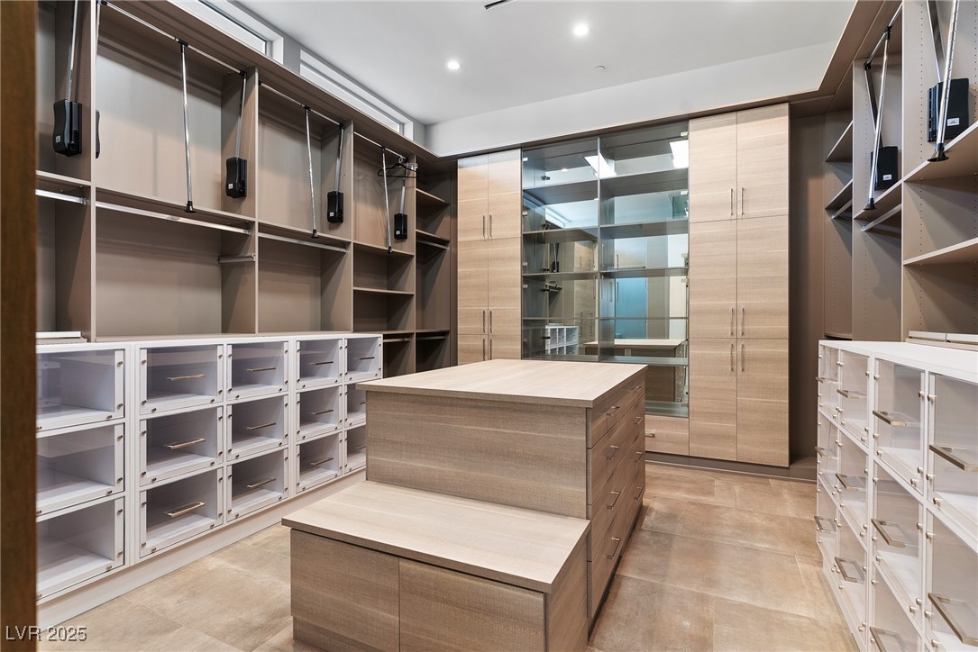 5 Rockstream Drive