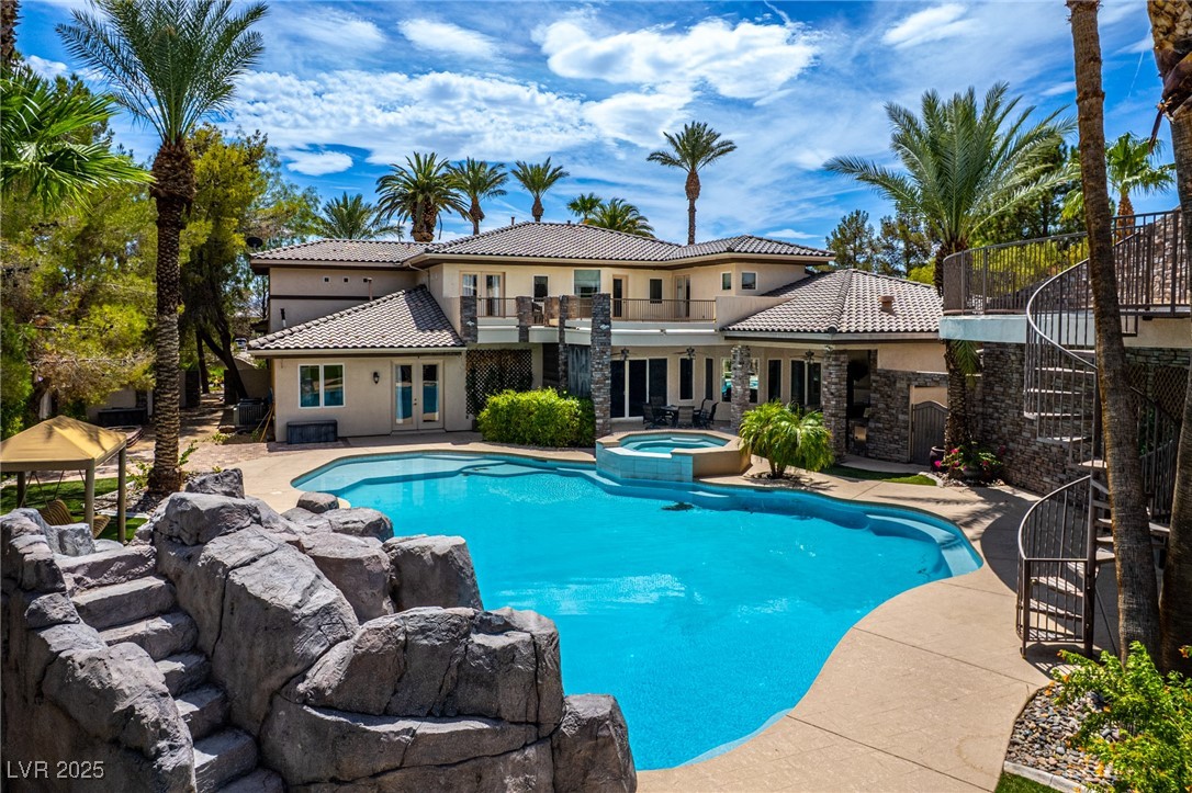 368 East Torino Avenue