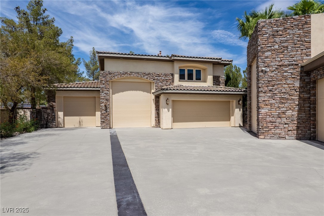 368 East Torino Avenue