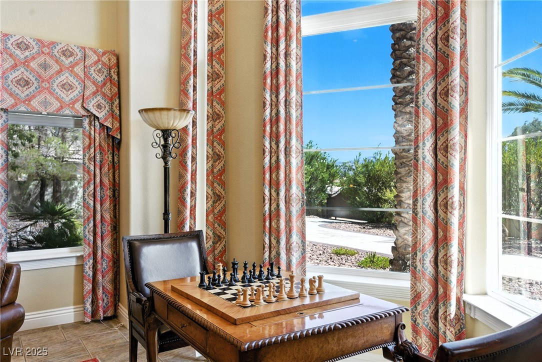 368 East Torino Avenue