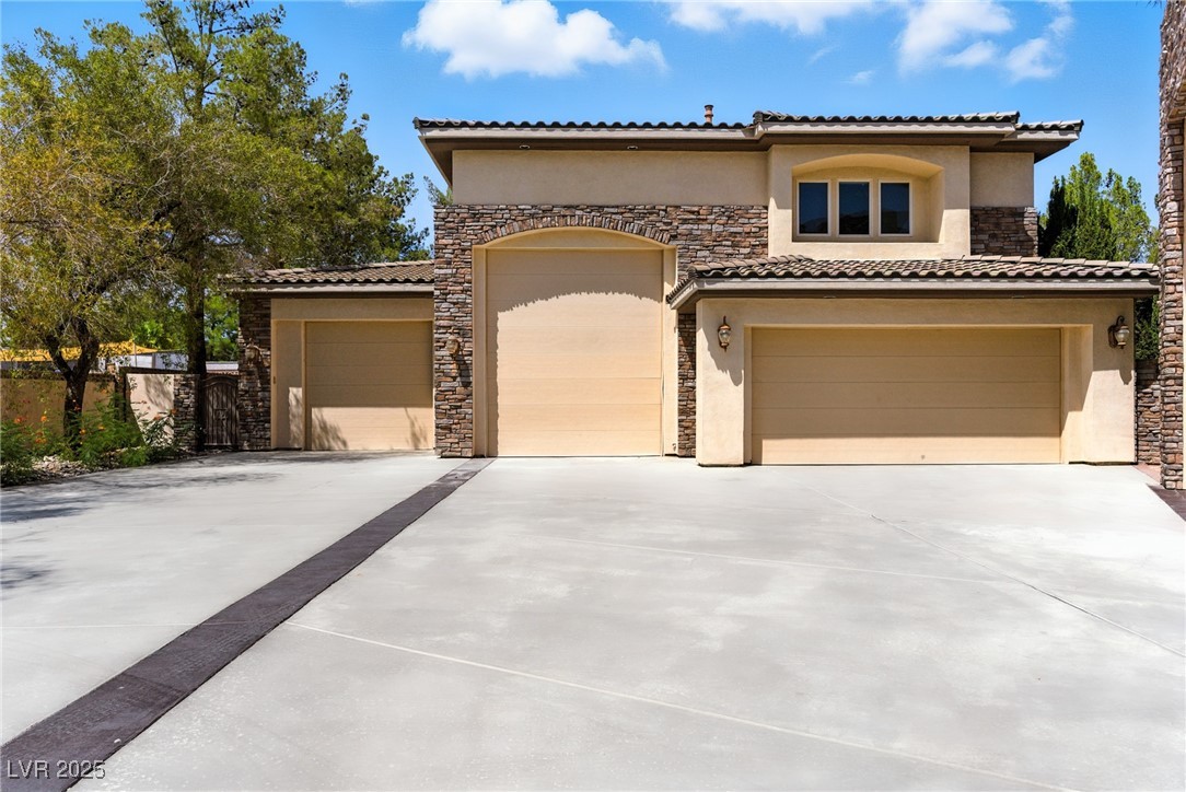 368 East Torino Avenue