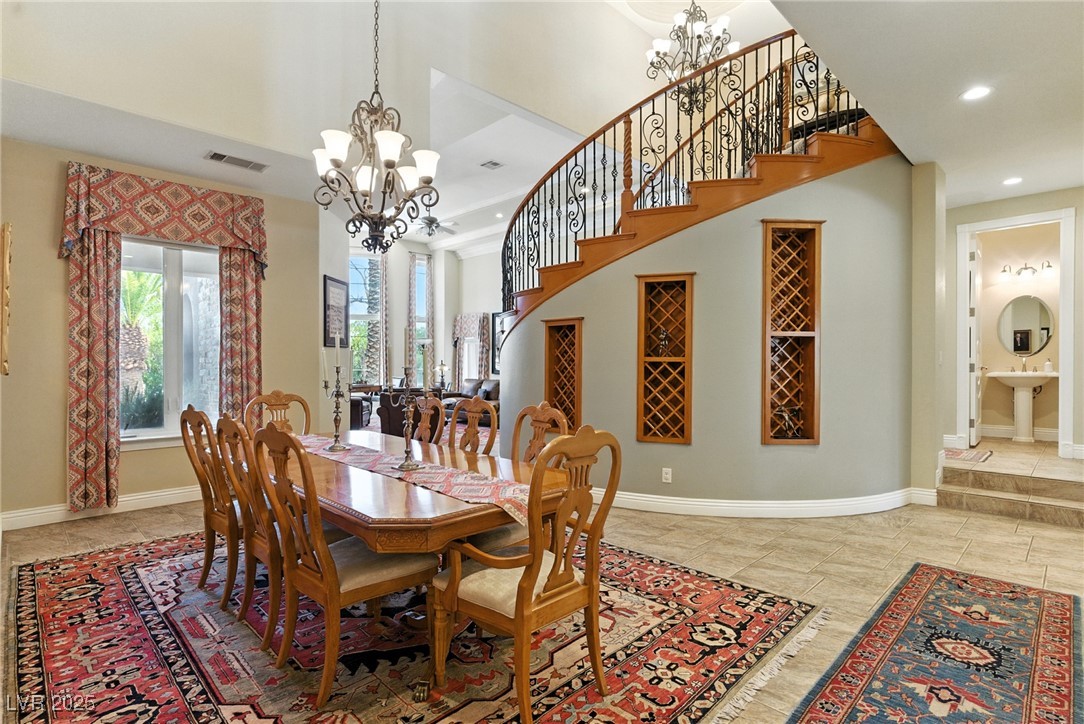 368 East Torino Avenue