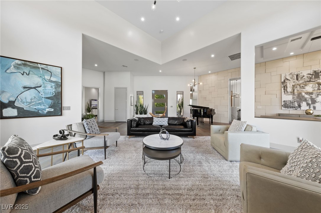 4050 North Tomsik Street