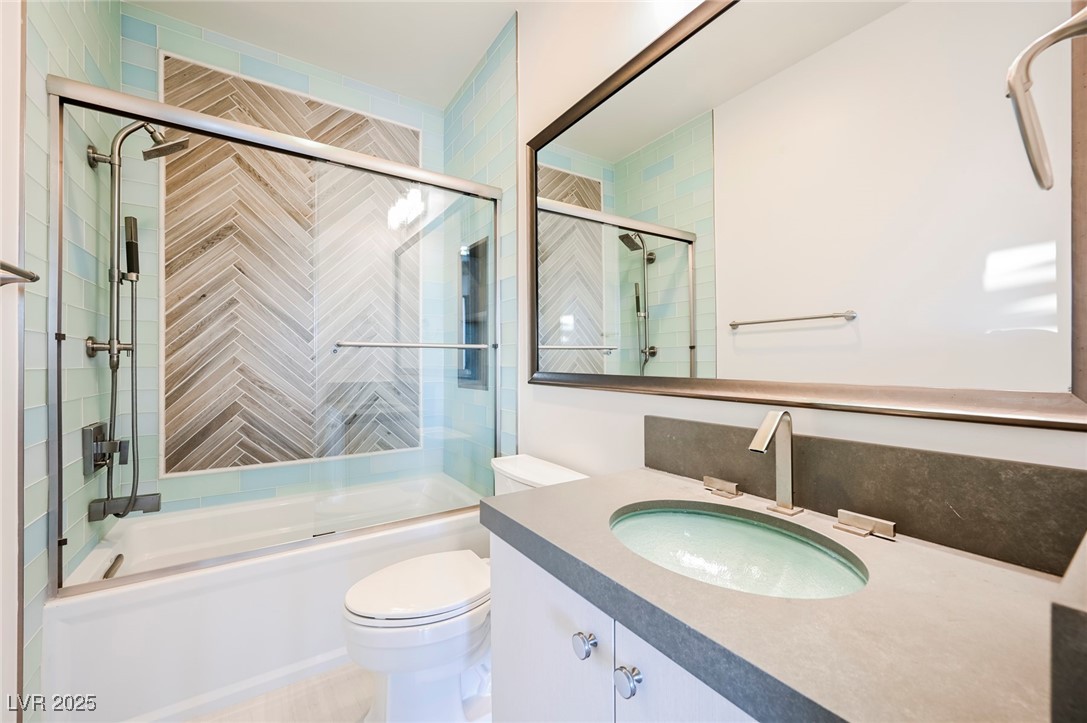 94 Glade Hollow Drive