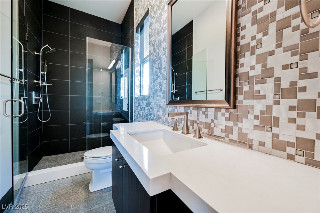 94 Glade Hollow Drive