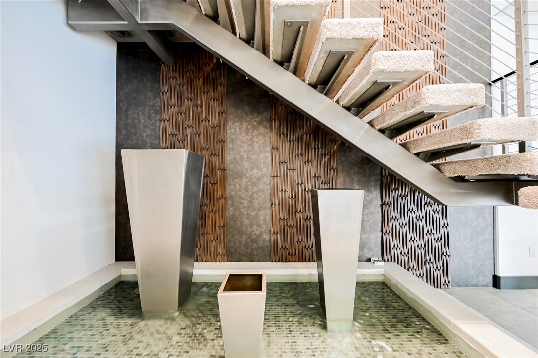 94 Glade Hollow Drive