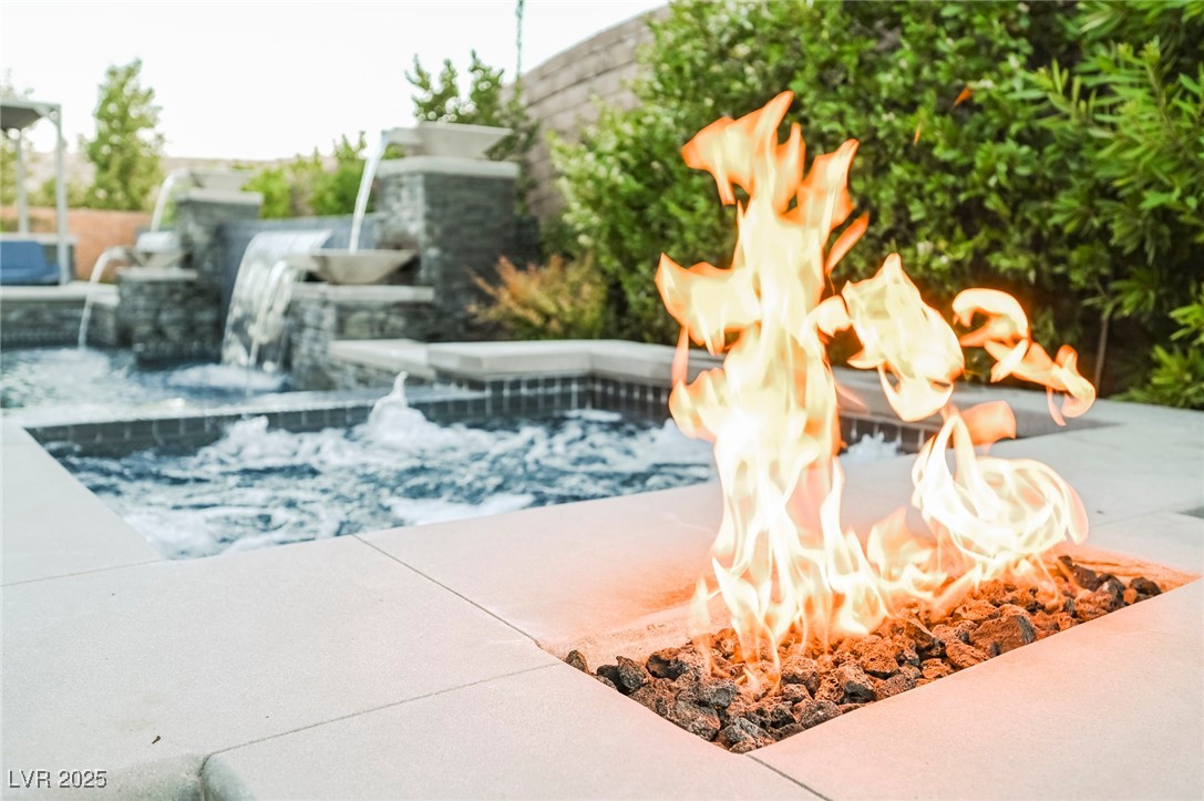 94 Glade Hollow Drive