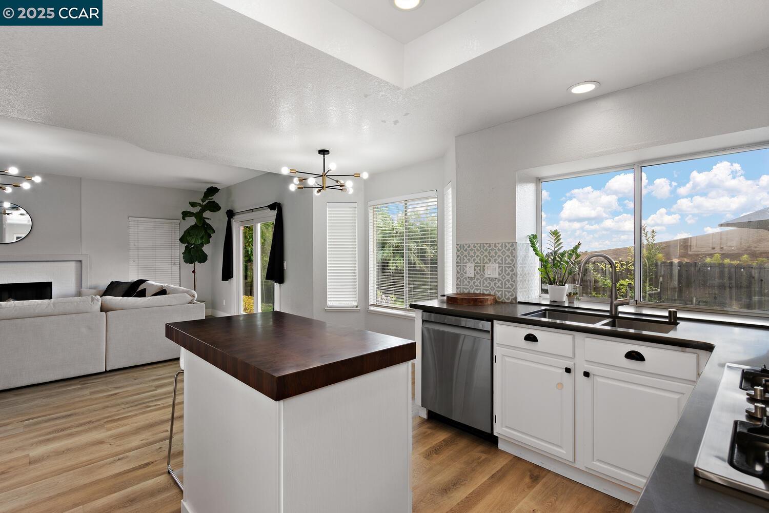 3127 Cherry Valley Cir