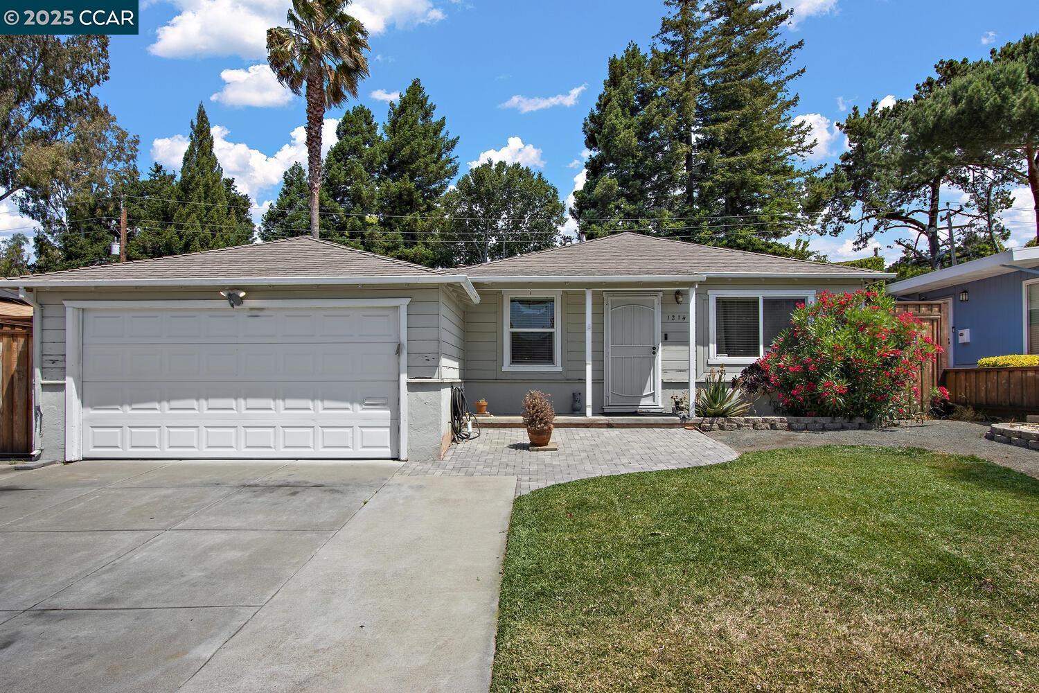 1214 Sereno Dr