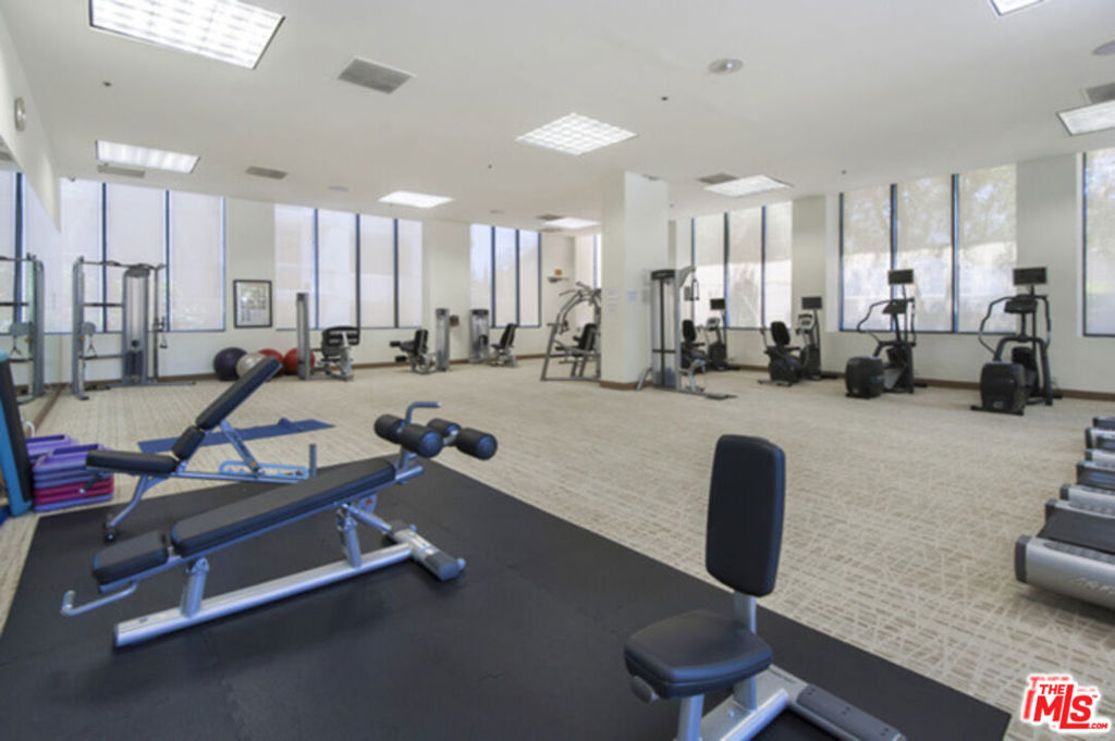 10724 Wilshire Blvd 905