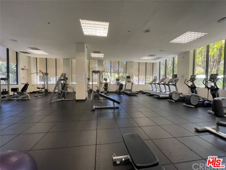 10724 Wilshire Blvd 905