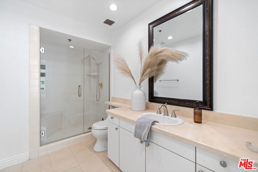 10724 Wilshire Blvd 905