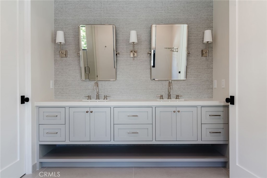 1805 N Poinsettia Ave