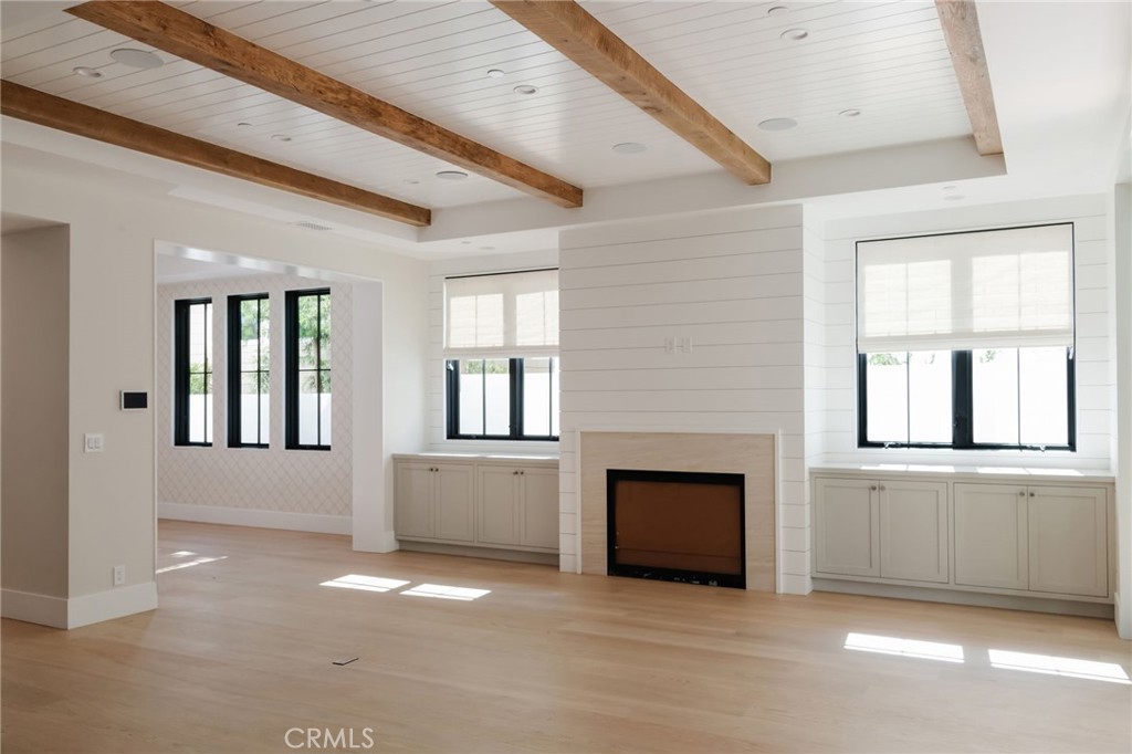 1805 N Poinsettia Ave