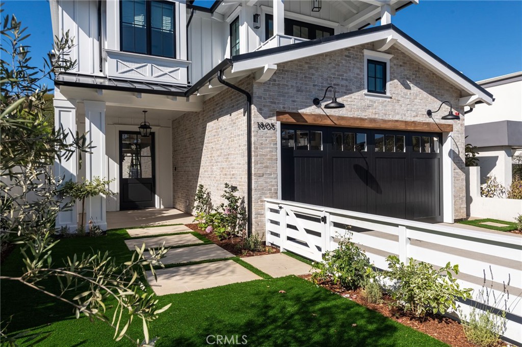 1805 N Poinsettia Ave