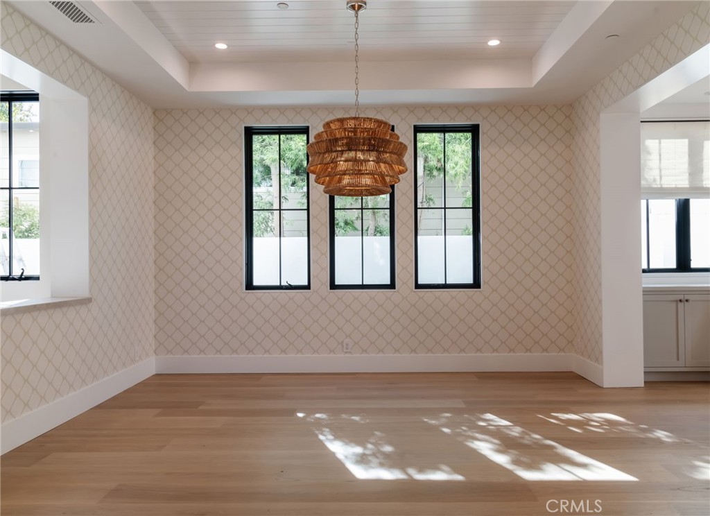 1805 N Poinsettia Ave