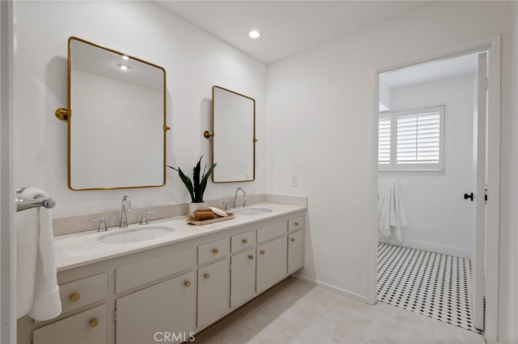 4947 Blackhorse Road