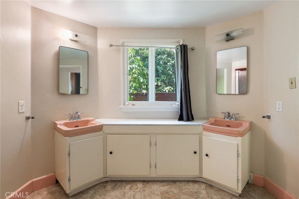 1601 Stone Canyon Road