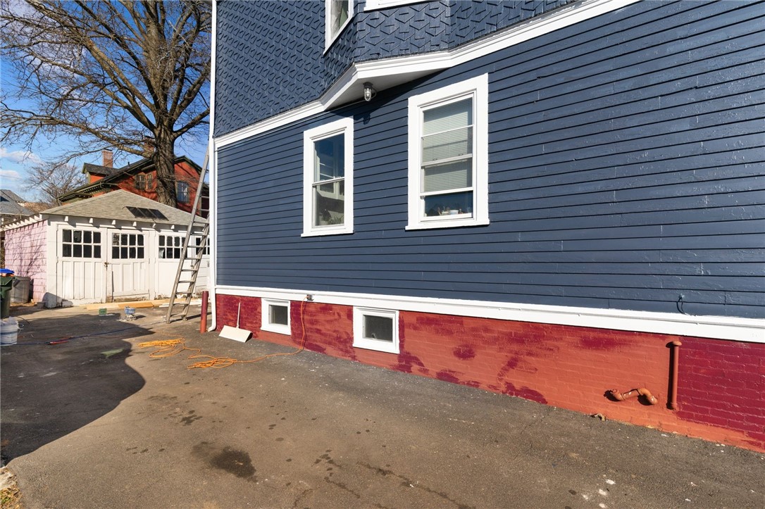 39 Daboll Street