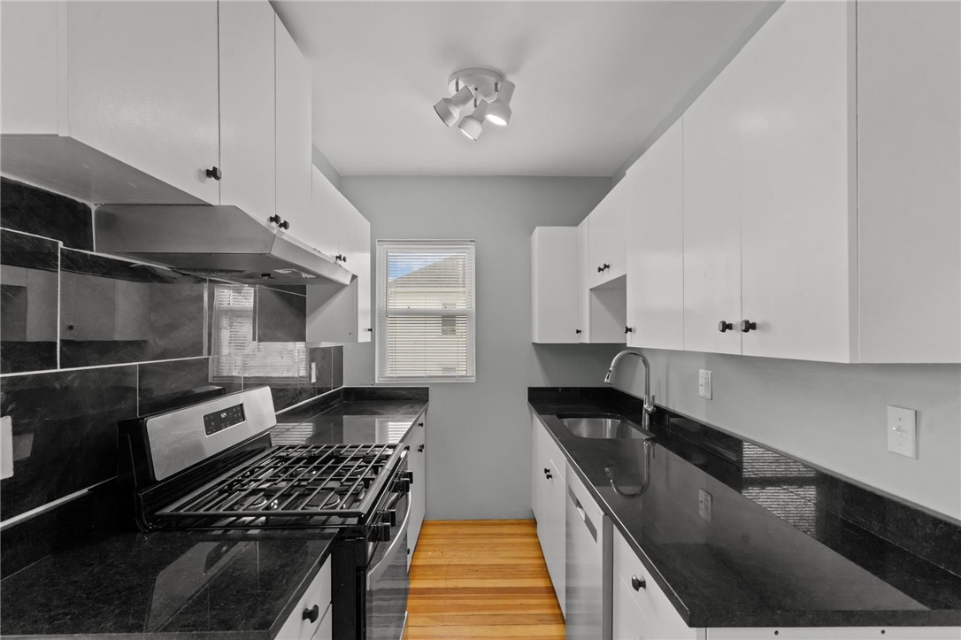 98 De Pinedo Street 2
